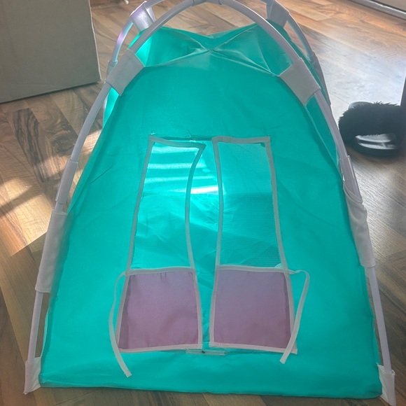 My Generation Doll Playset with Tent and Accessories - Picture 2 of 8